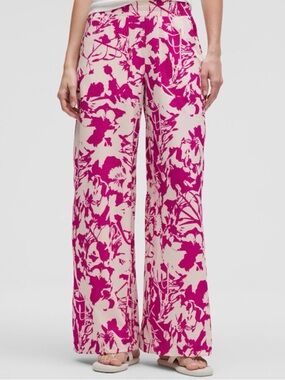 lululemon athletica Wide-Leg Floral Pants in Magenta and Cream